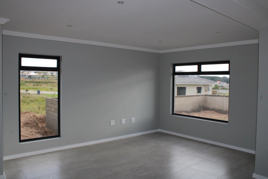 4 Bedroom Property for Sale in Kidds Beach Eastern Cape